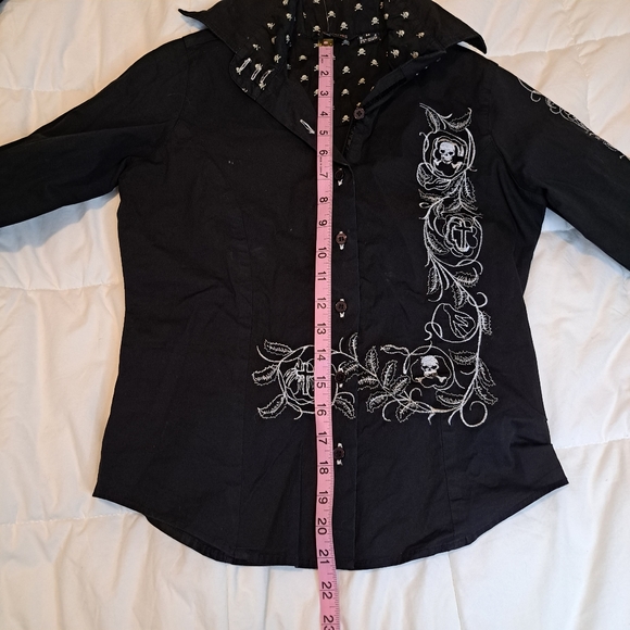 Dead Threads Women Sz M Shirt Goth Western Black Skull Button Down Long Sleeve - Picture 12 of 14
